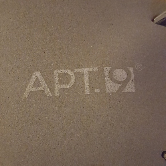 *GUC* Apt. 9 Gray Flower Wedge Sandles - Picture 4 of 4